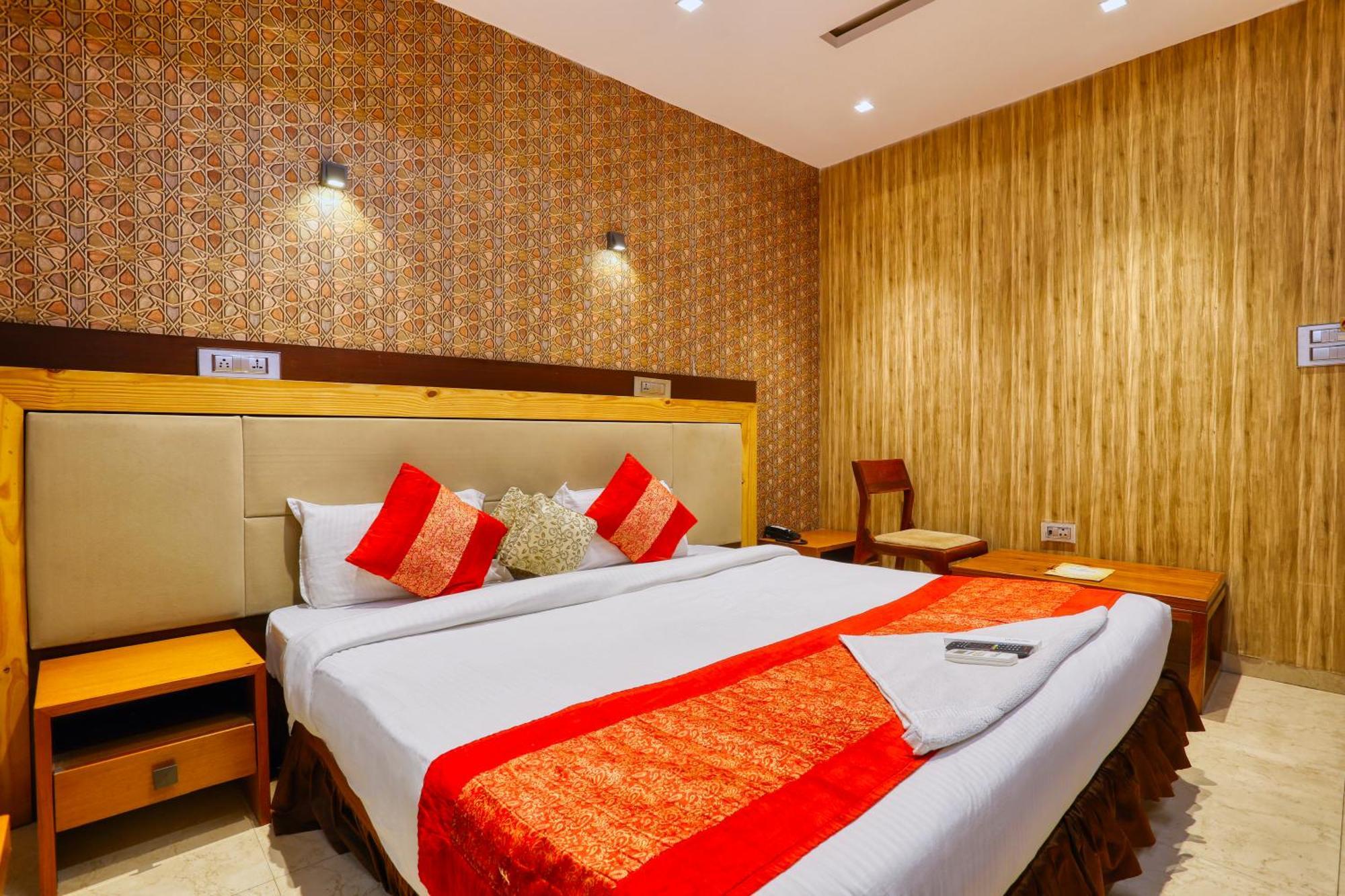 The Ashoka Hotel Indore Esterno foto