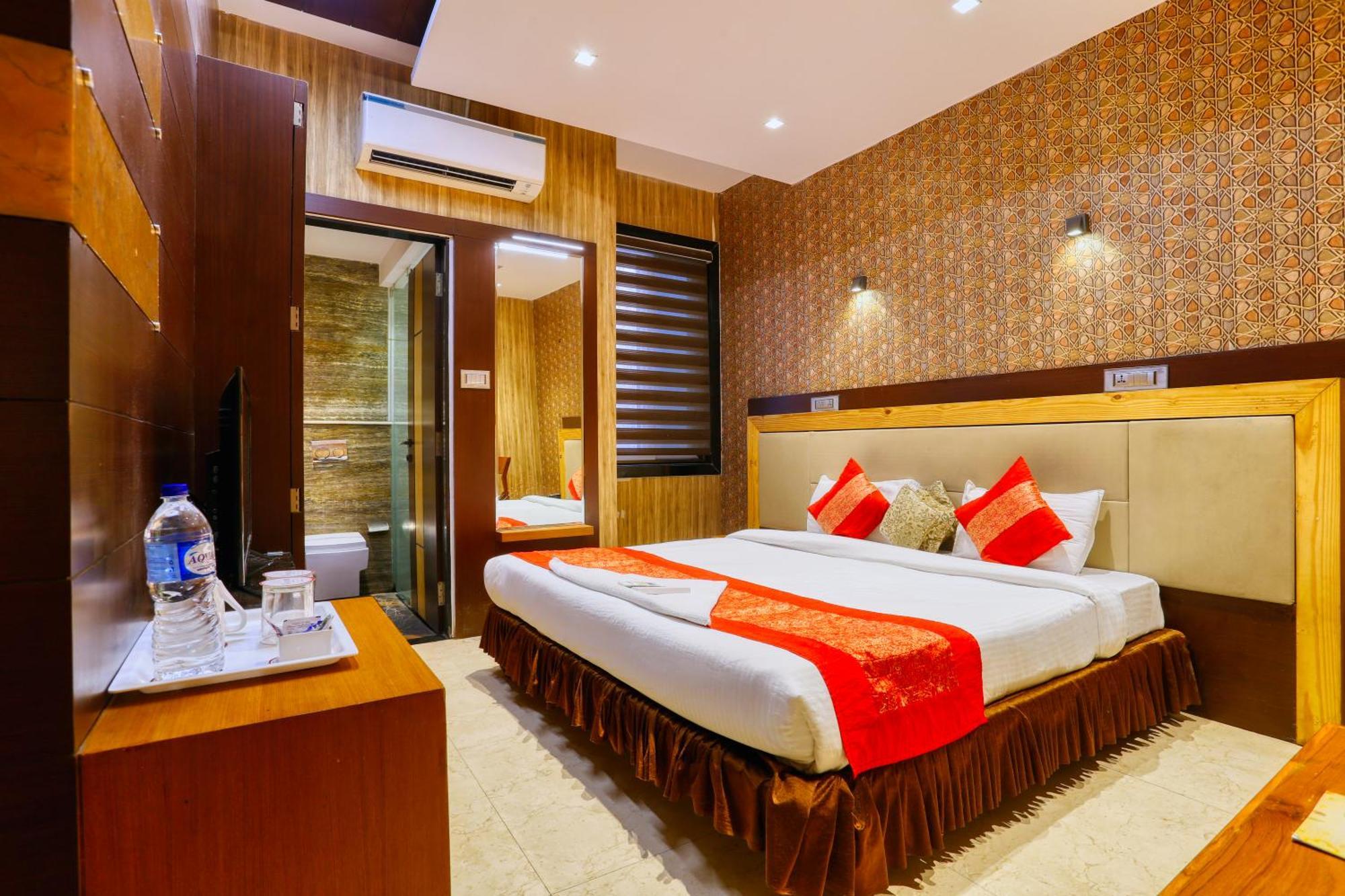 The Ashoka Hotel Indore Esterno foto