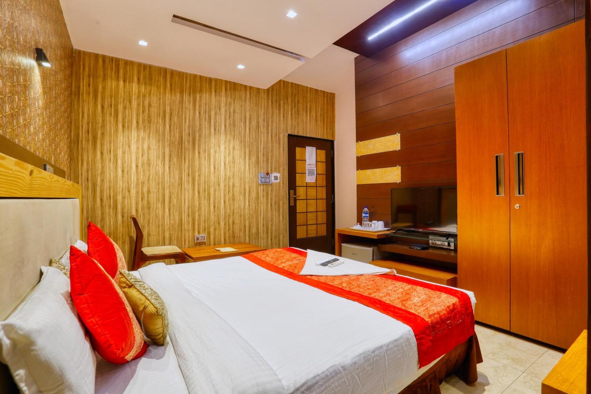 The Ashoka Hotel Indore Esterno foto