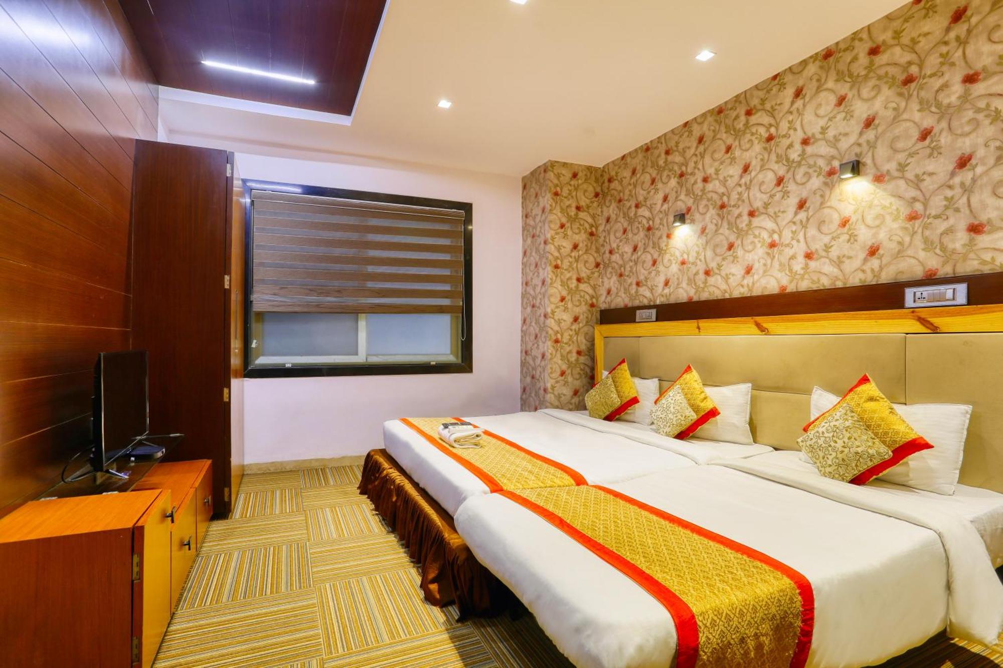 The Ashoka Hotel Indore Esterno foto