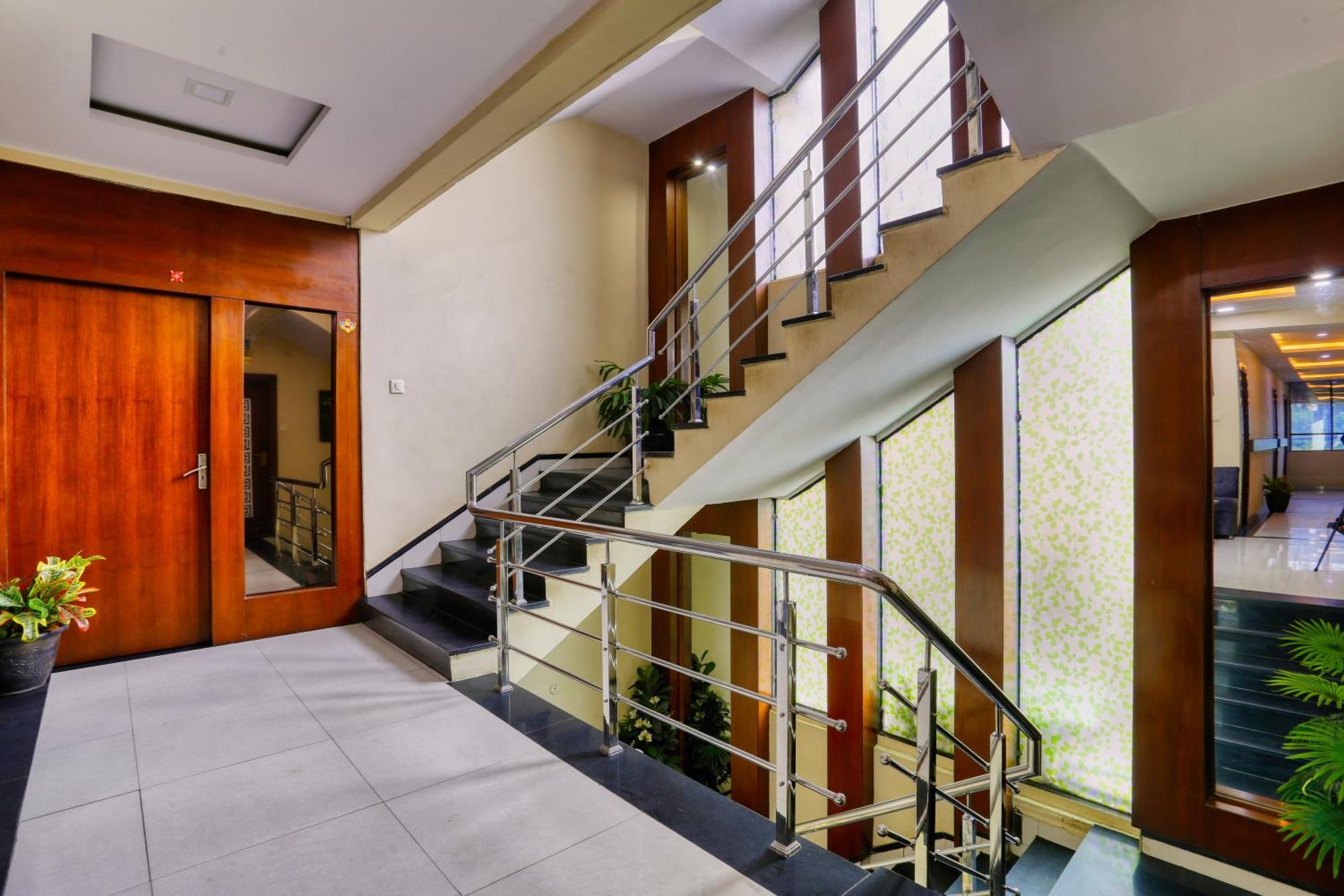 The Ashoka Hotel Indore Esterno foto