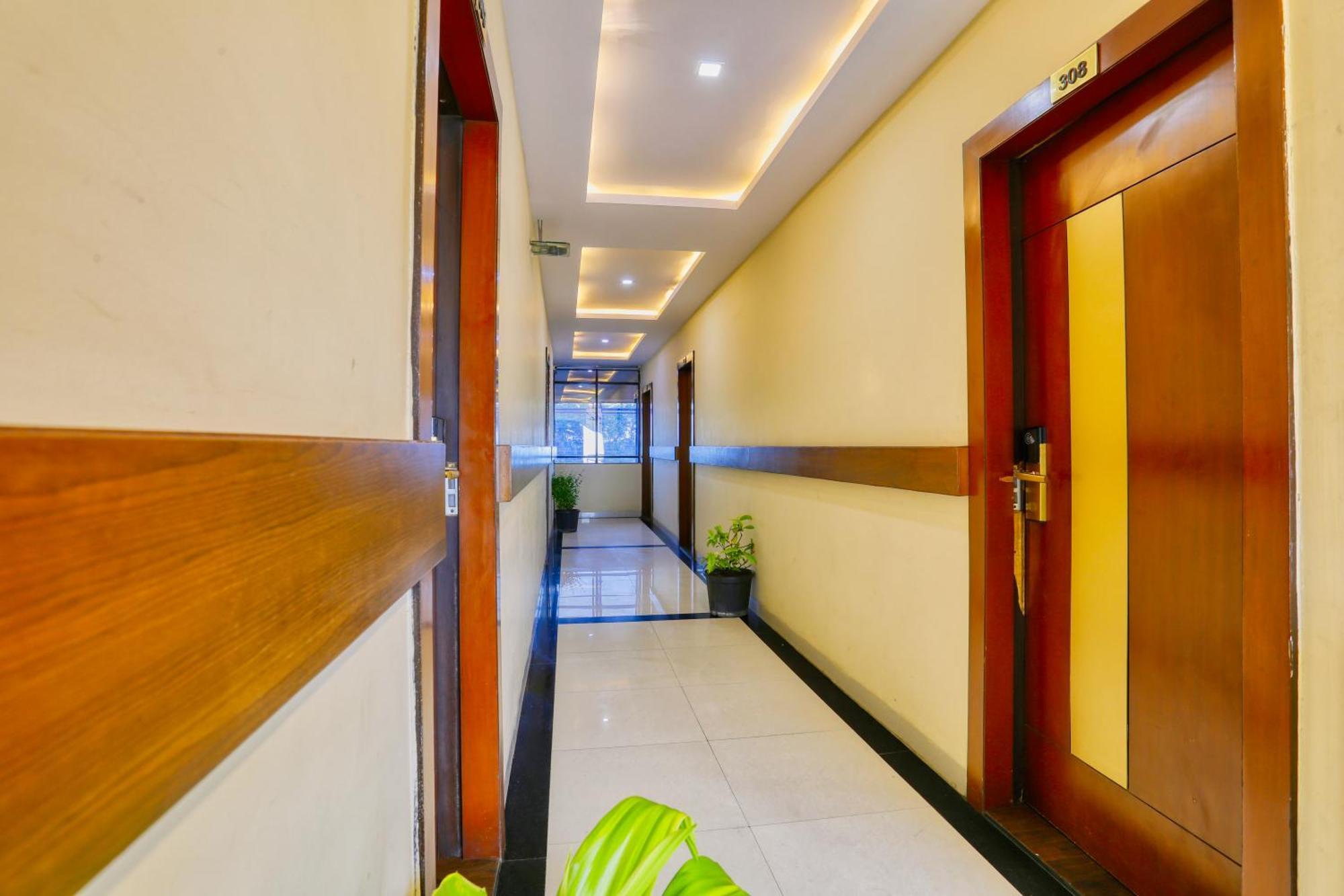 The Ashoka Hotel Indore Esterno foto