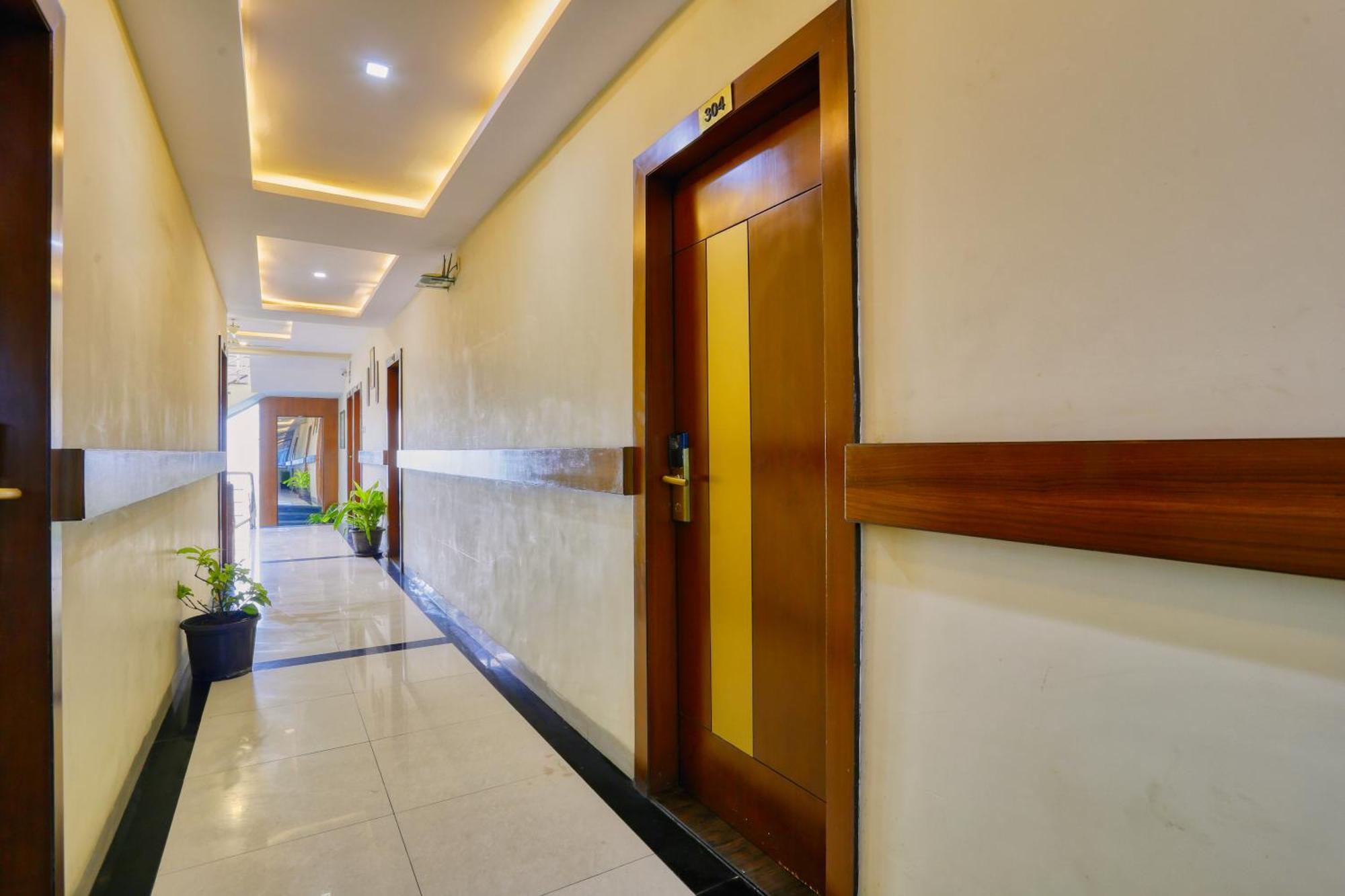 The Ashoka Hotel Indore Esterno foto