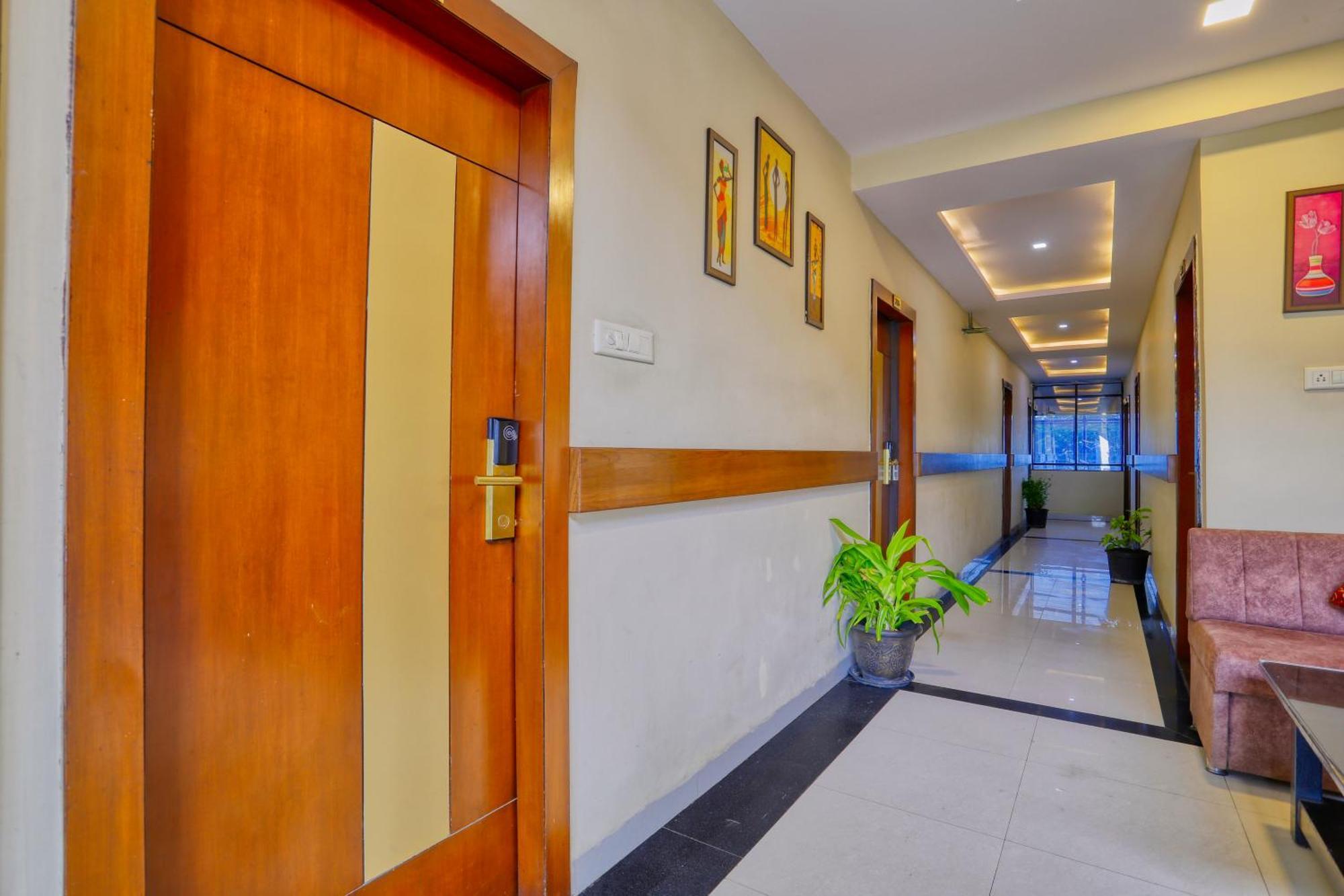 The Ashoka Hotel Indore Esterno foto