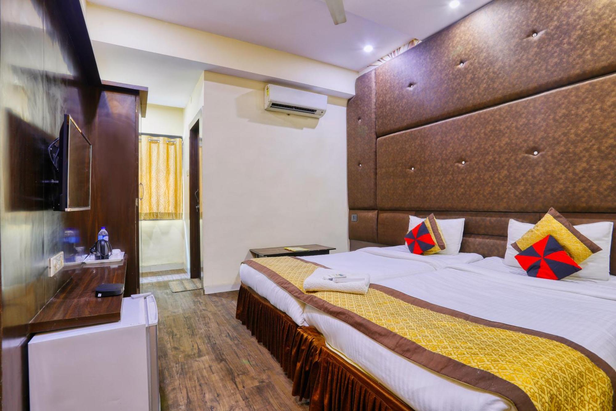 The Ashoka Hotel Indore Esterno foto